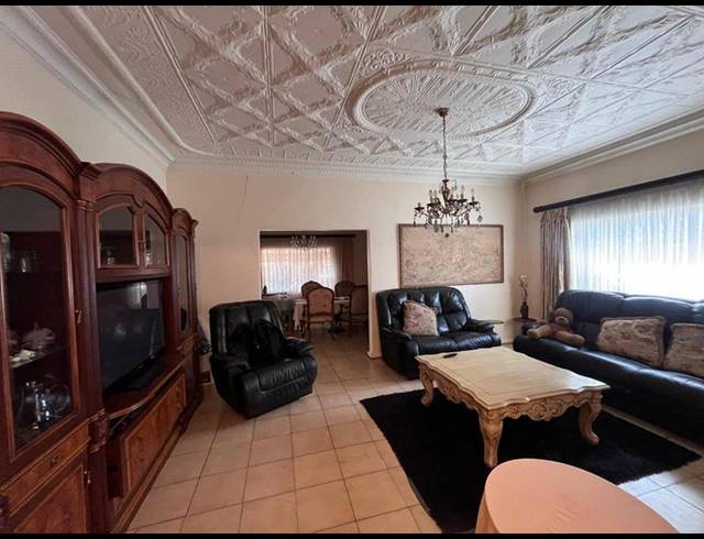 3 BEDROOM HOUSE FOR SALE IN GERMISTON STATION